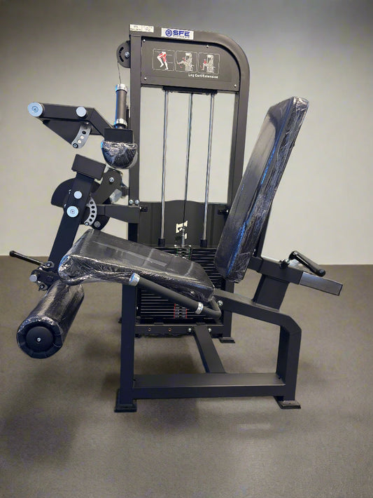 Selectorized Seated Leg Extension & Leg Curl Machine w/ 250lb weight stack (New)